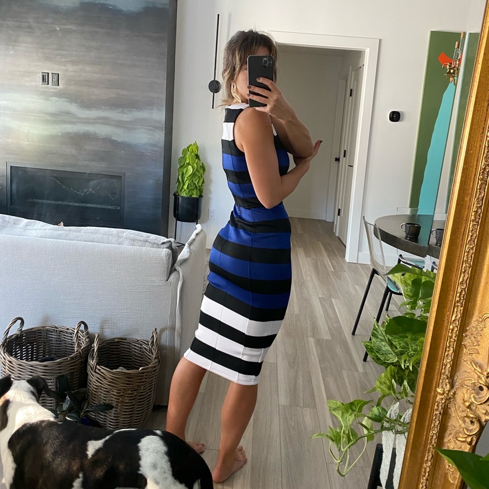 H&M dress / XS / Subtle sexy / form fitting & stretchy / Black, white, blue